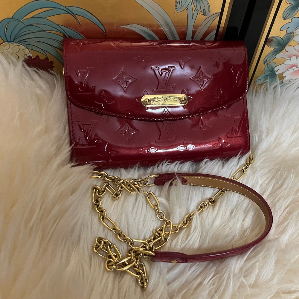 Authentic Louis Vuitton Vernis Bel Air Wallet on Chain bag